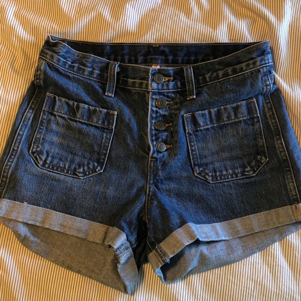 High waisted Levi’s shorts